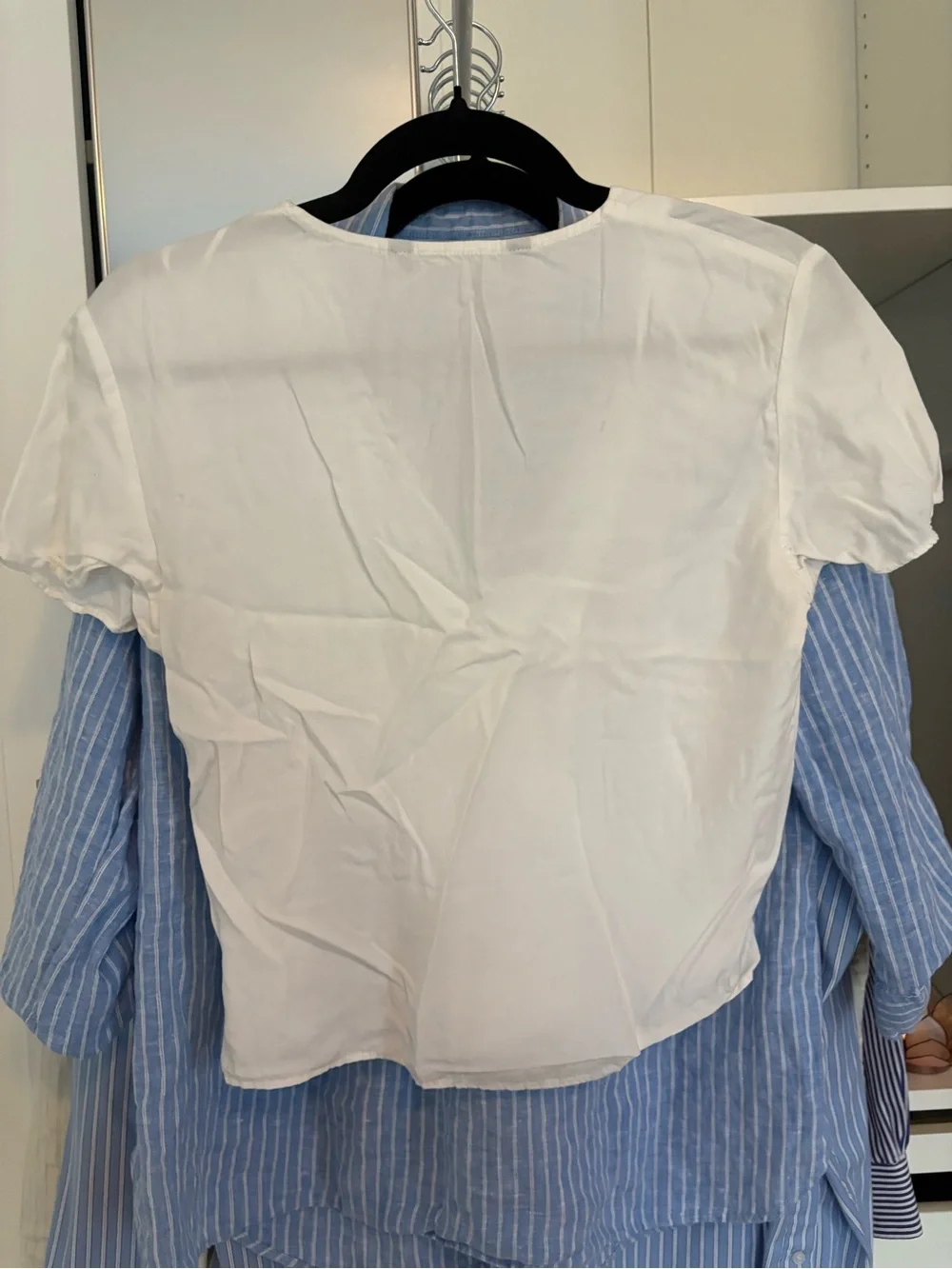 Zara White V-Neck Button Crop Blouse